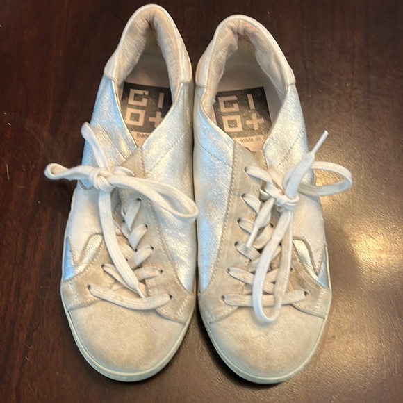 Star shoes - Picture 1 of 6